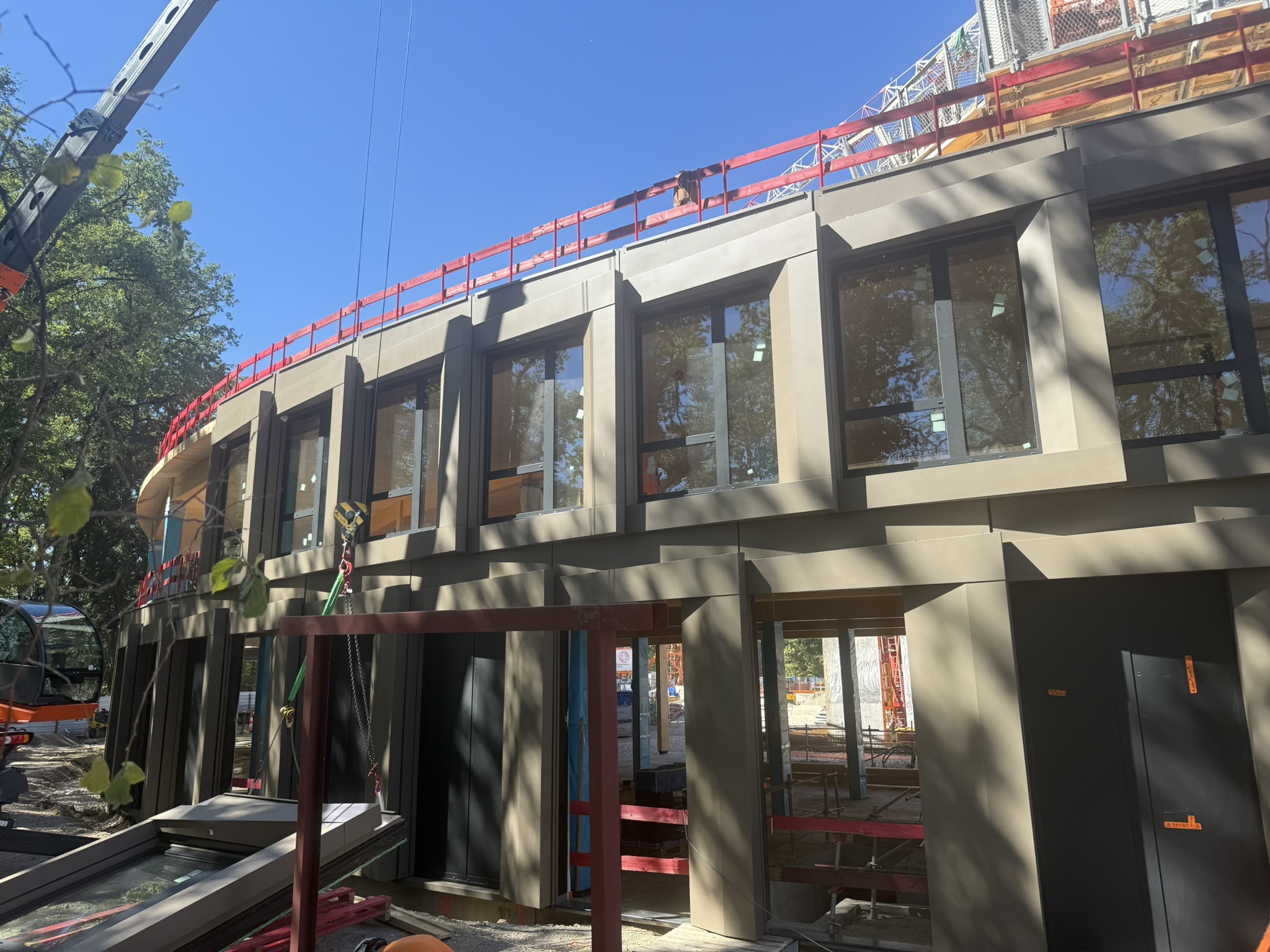 Building 777 Begins to Take Shape